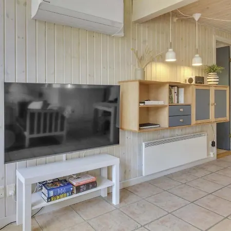 Holiday home Karri - 1-1km From The Sea In Western Jutland By Interhome