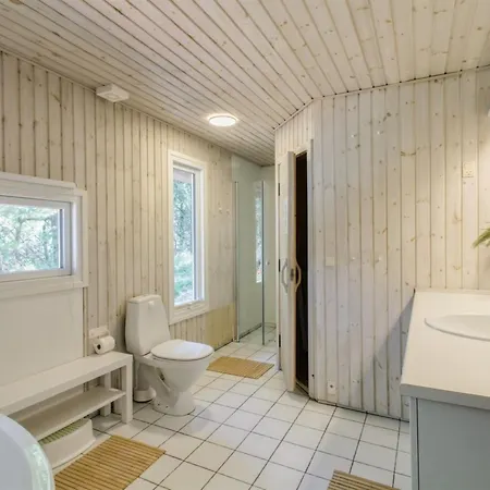 Karri - 1-1km From The Sea By Interhome