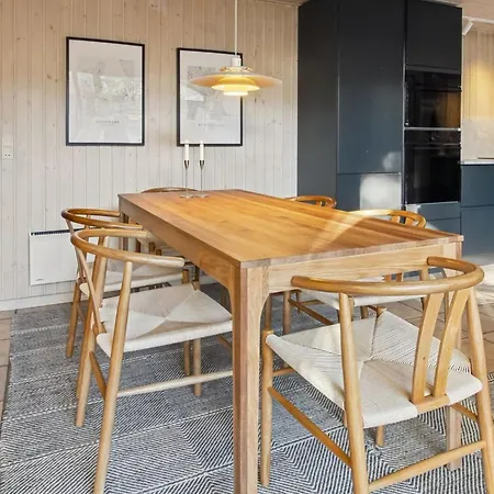 Karri - 1-1km From The Sea By Interhome
