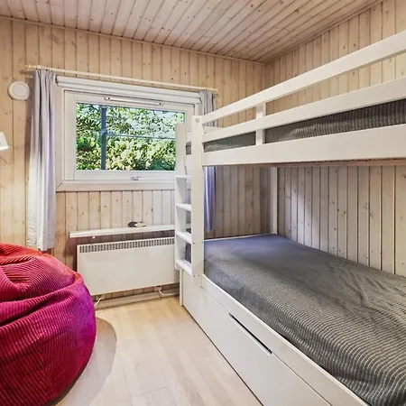 Karri - 1-1km From The Sea By Interhome